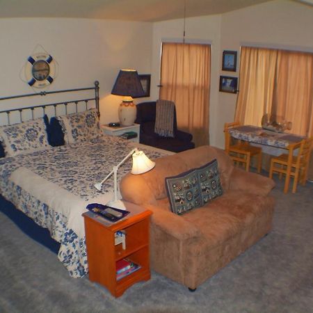 Castle Creek Bed And Breakfast Grand Junction Bagian luar foto