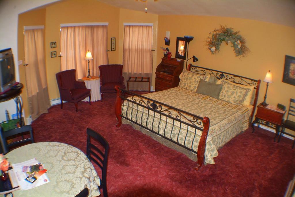 Castle Creek Bed And Breakfast Grand Junction Bagian luar foto